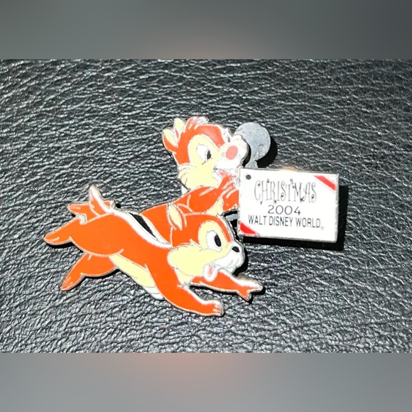 Disney: 2004 Chip ‘n’ Dale Christmas Pin - Picture 3 of 6
